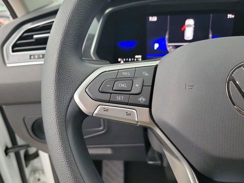 Used 2022 Volkswagen Tiguan S image 19