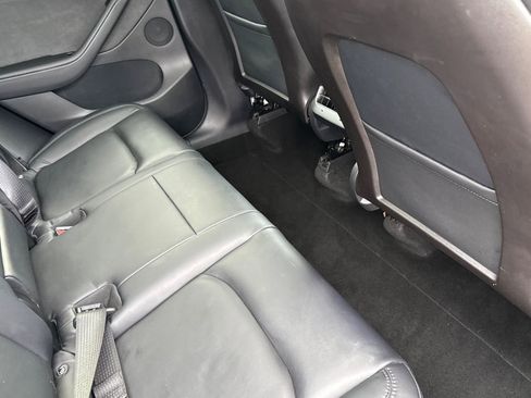 Used 2020 Tesla Model Y Long Range image 30