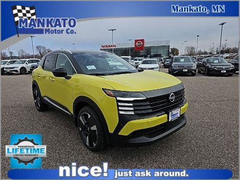 Certified 2025 Nissan Kicks SR image 1