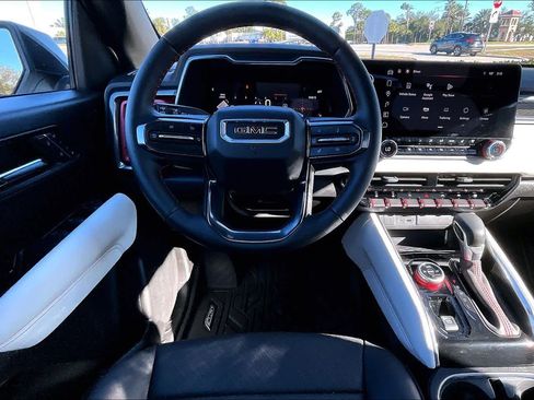 Used 2024 GMC Canyon AT4X image 5