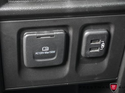 Used 2023 Chevrolet Traverse Premier image 47