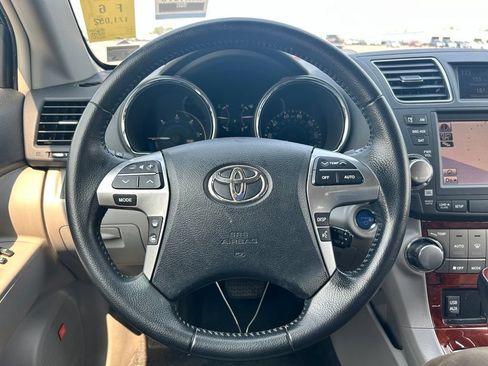 Used 2012 Toyota Highlander Limited AWD/4WD image 22