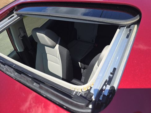 Used 2025 Honda CR-V EX image 3