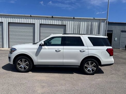 Used 2023 Ford Expedition XLT AWD/4WD image 8