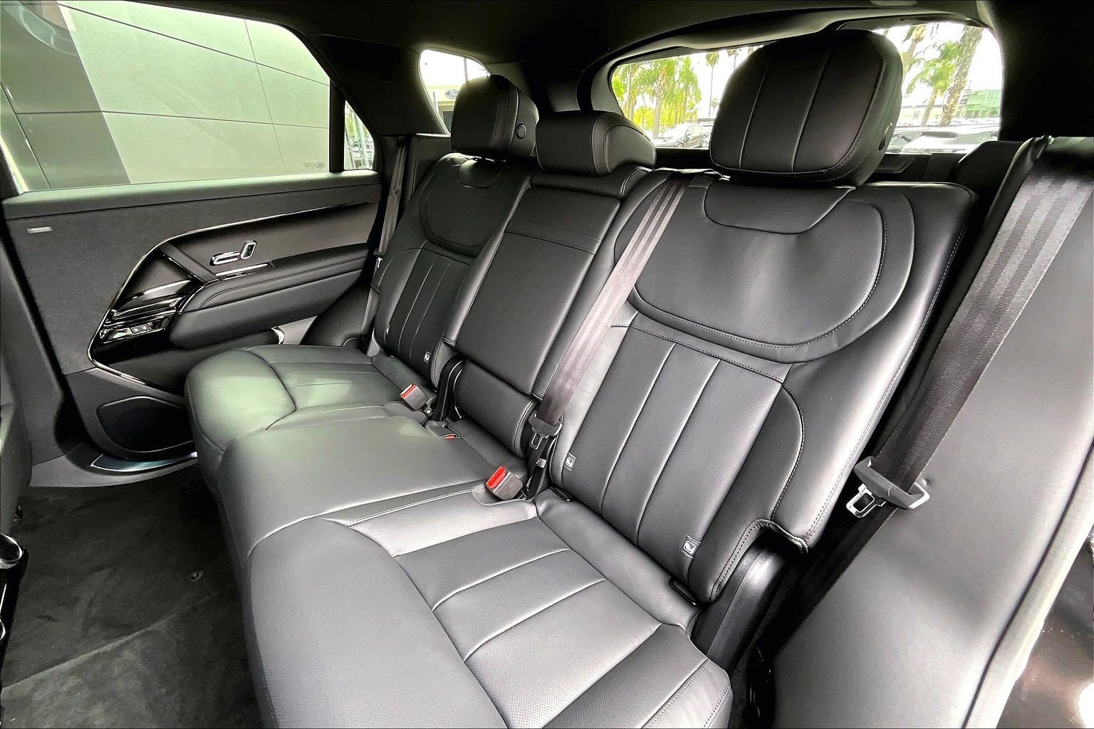 New 2027 Land Rover Range Rover Sport Dynamic SE AWD/4WD image 10