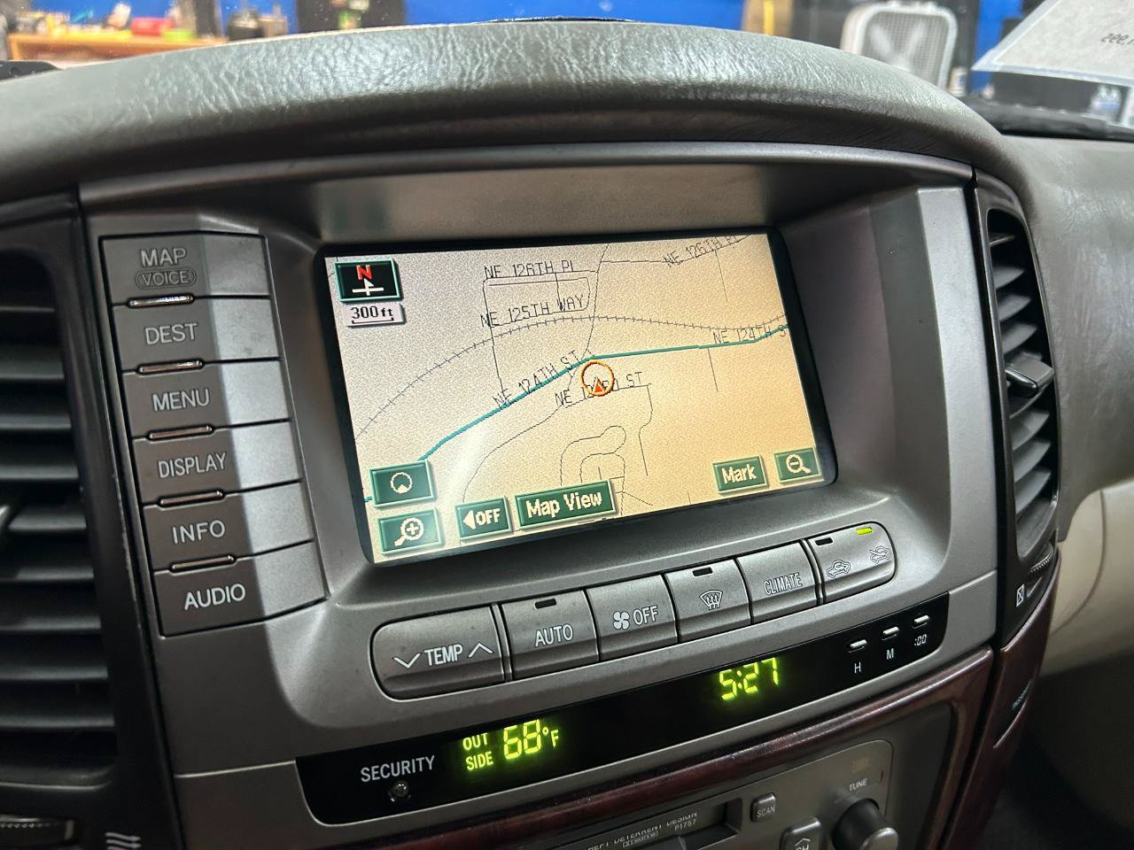 Used 2006 Toyota Land Cruiser AWD/4WD image 27