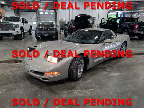 Used 2002 Chevrolet Corvette Coupe w/ Preferred Equipment Group2 RWD image 6
