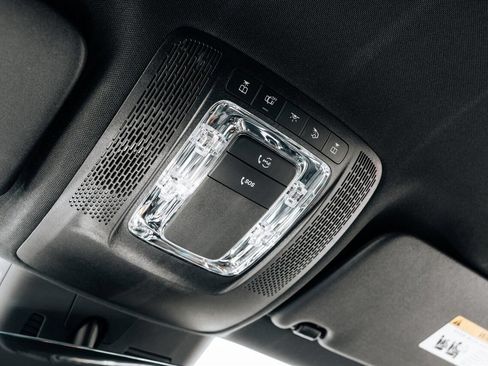 Used 2025 Mercedes-Benz GLA 250 4MATIC image 38