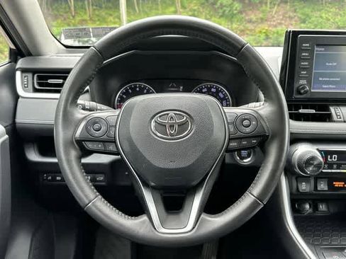 Used 2019 Toyota RAV4 XLE Premium w/ Cold Weather Package AWD/4WD image 8