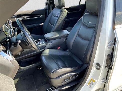 Used 2020 Cadillac XT6 Premium Luxury FWD image 25