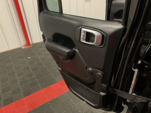 Used 2023 Jeep Gladiator Sport image 34