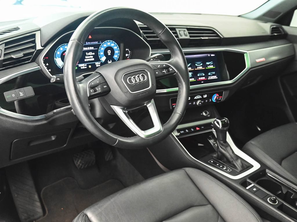 Used 2021 Audi Q3 2.0T Premium Plus w/ Premium Plus Package AWD/4WD image 14