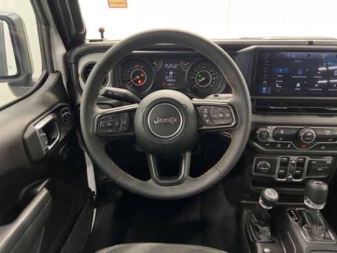 Used 2024 Jeep Wrangler Sport S image 16