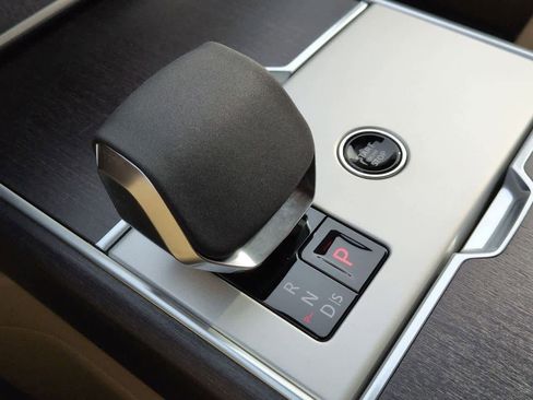 New 2026 Land Rover Range Rover SE image 33