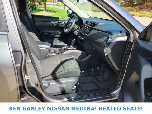 Used 2019 Nissan Rogue SV image 50