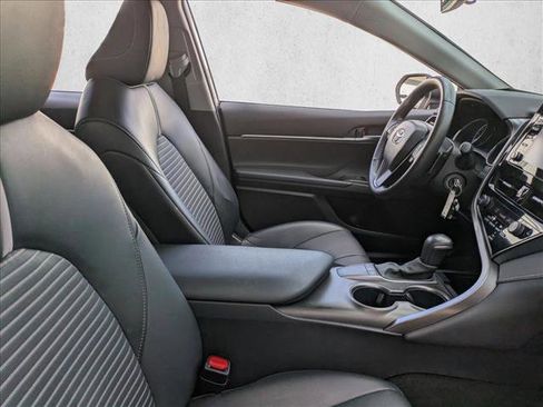Used 2023 Toyota Camry SE image 19