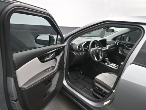 Used 2023 Chevrolet Blazer LT FWD image 18