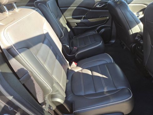 Used 2018 GMC Acadia Denali w/ Technology Package image 19