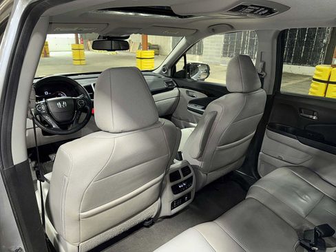 Used 2016 Honda Pilot Touring image 30