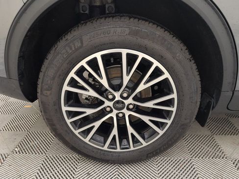 Used 2025 Ford Escape SE image 19