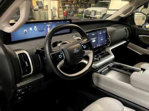 Certified 2025 Ford Expedition Max Platinum AWD/4WD image 13