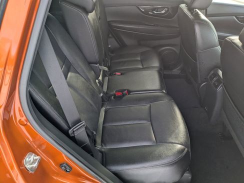 Used 2020 Nissan Rogue SL w/ Premium Package image 31