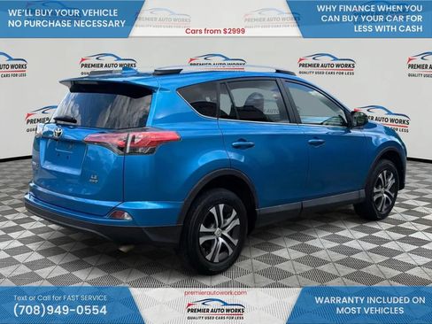 Used 2018 Toyota RAV4 LE AWD/4WD image 4