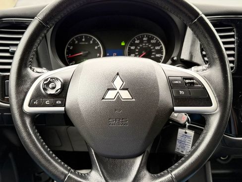Used 2015 Mitsubishi Outlander ES FWD image 12