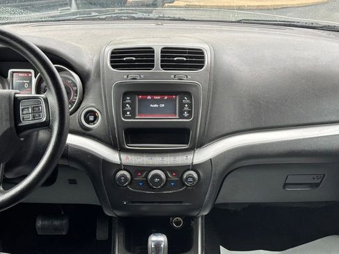 Used 2020 Dodge Journey SE FWD image 30