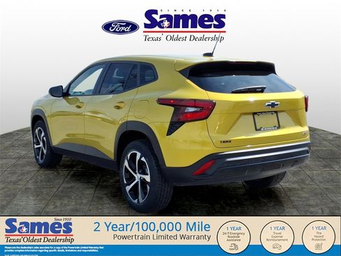 Used 2024 Chevrolet Trax RS w/ Driver Confidence Package image 8