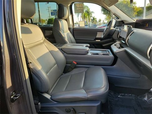 Certified 2025 Ford Expedition Active image 18