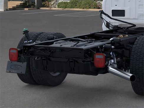 New 2025 Ford F550 4x4 Crew Cab Super Duty image 18
