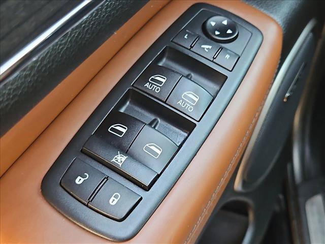 Used 2020 Jeep Grand Cherokee Overland AWD/4WD image 20