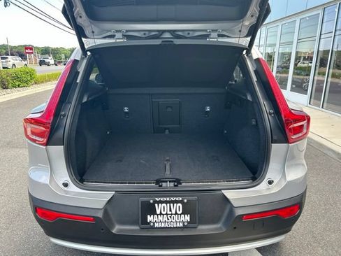 Used 2025 Volvo XC40 B5 Plus AWD/4WD image 11