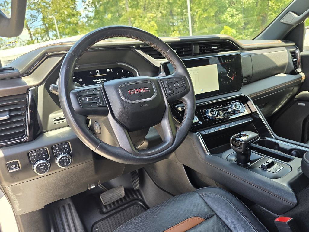 Used 2022 GMC Sierra 1500 AT4 w/ AT4 Preferred Package AWD/4WD image 9