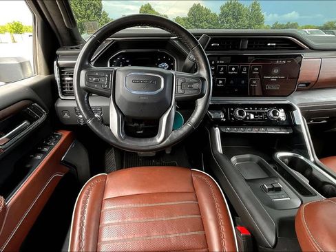 Used 2024 GMC Sierra 2500 Denali Ultimate AWD/4WD image 5
