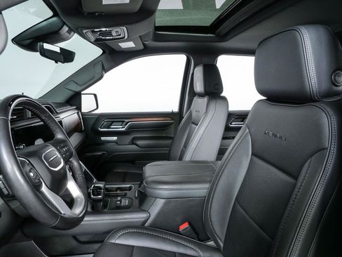 Used 2024 GMC Sierra 1500 Denali AWD/4WD image 6