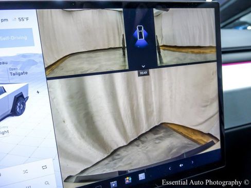 Used 2024 Tesla Cybertruck AWD Crew Cab image 19