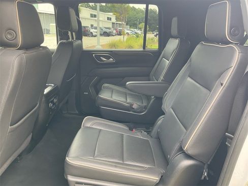 Used 2023 Chevrolet Suburban Premier image 23