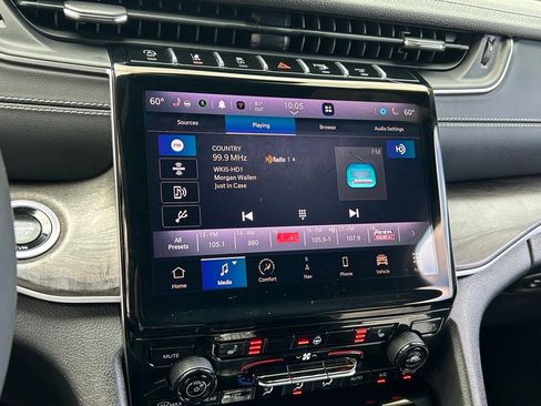 Certified 2024 Jeep Grand Cherokee Limited w/ Black Appearance Package image 54