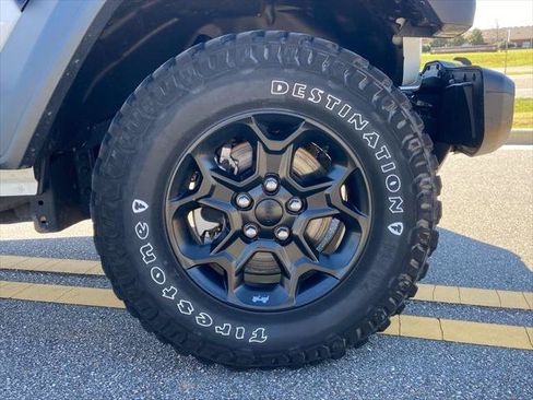 Certified 2023 Jeep Gladiator Sport w/ Trailer Tow Package AWD/4WD image 15