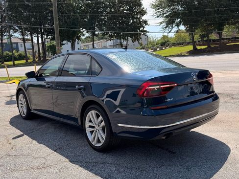 Used 2019 Volkswagen Passat 2.0T Wolfsburg w/ Wheels & Sunroof Package FWD image 4