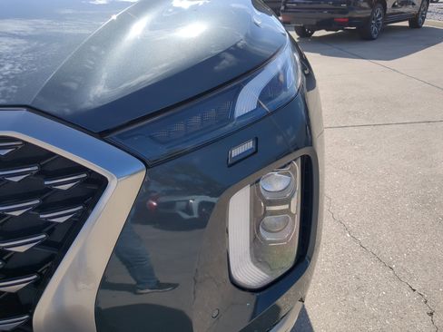 Used 2022 Hyundai Palisade Calligraphy image 9