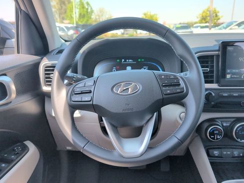 Used 2026 Hyundai Venue SEL FWD image 19