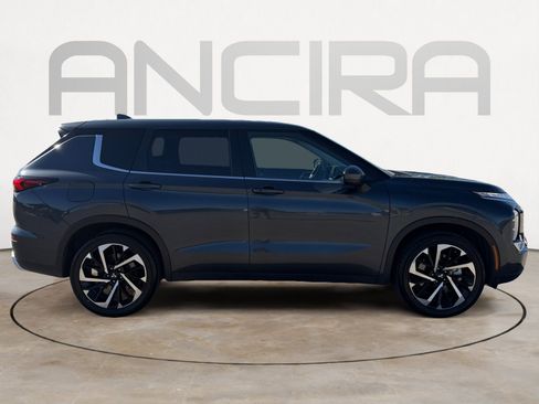 Used 2024 Mitsubishi Outlander SE image 12