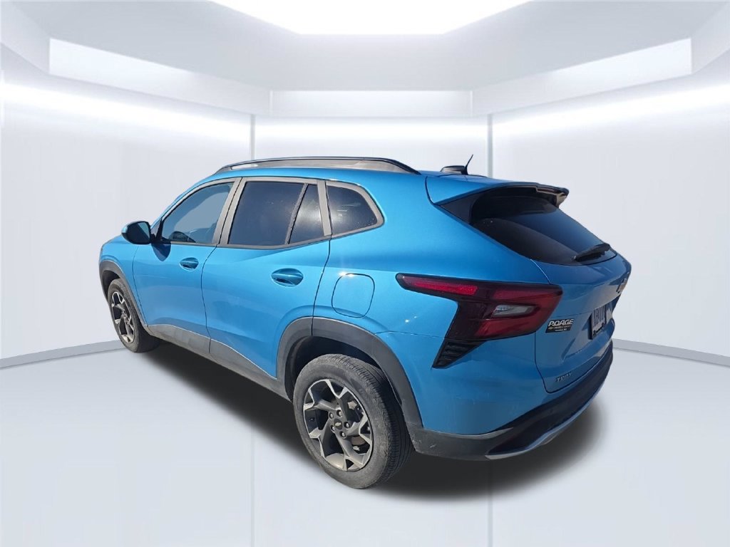 Used 2025 Chevrolet Trax LT w/ Driver Confidence Package FWD image 5