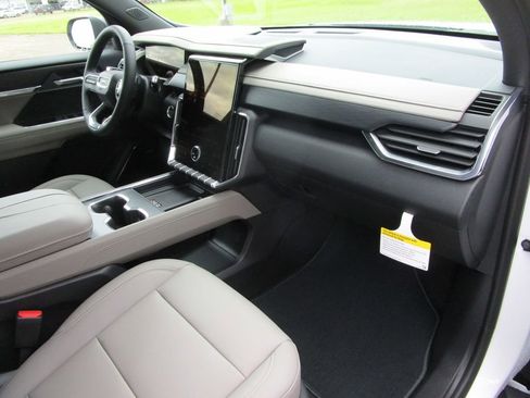 New 2026 GMC Acadia Elevation w/ Elevation Premium Package image 28