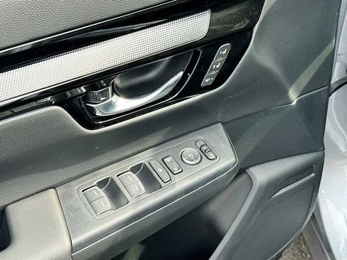Used 2025 Honda CR-V EX-L image 18