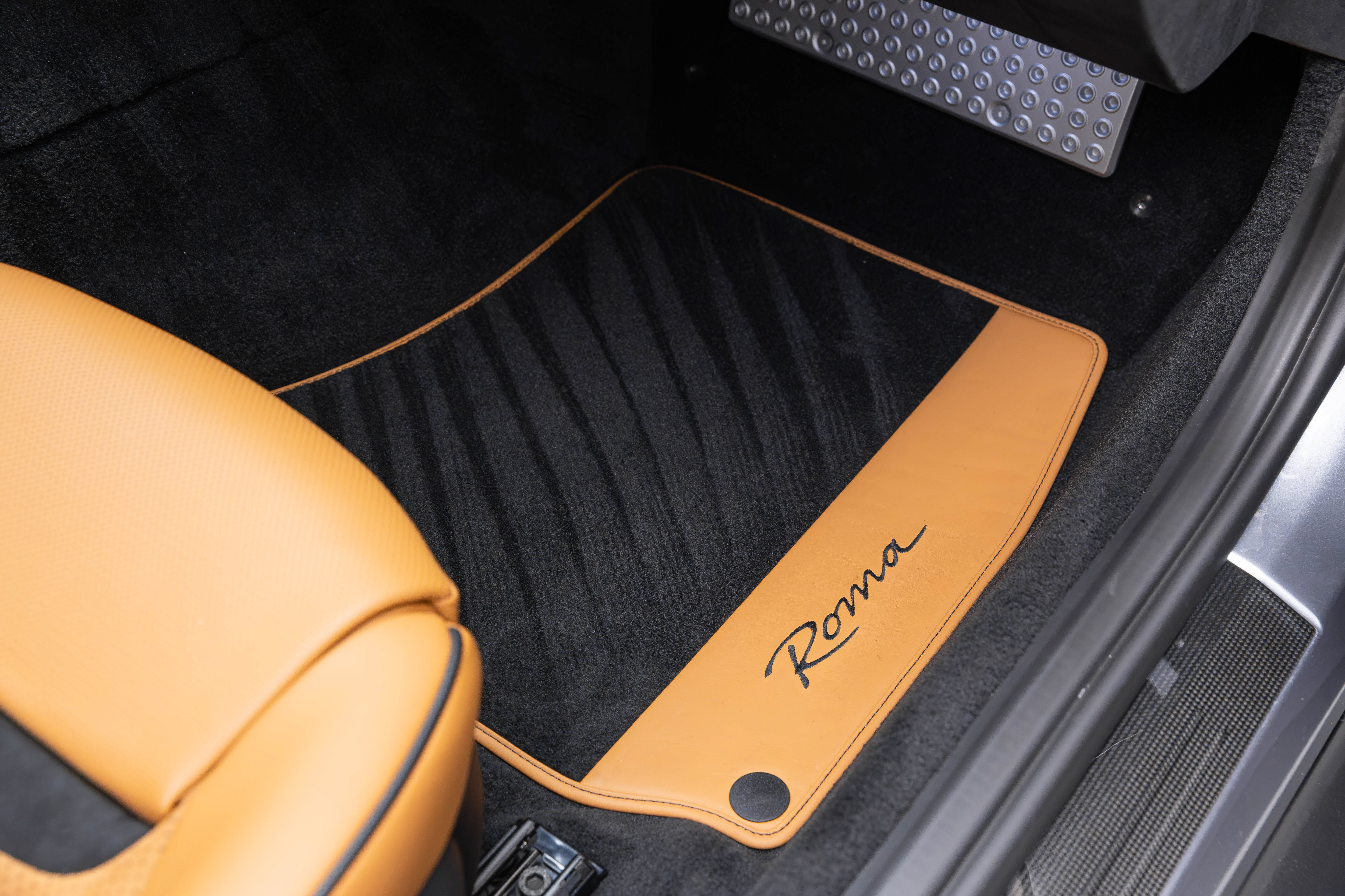 Used 2022 Ferrari Roma RWD image 44