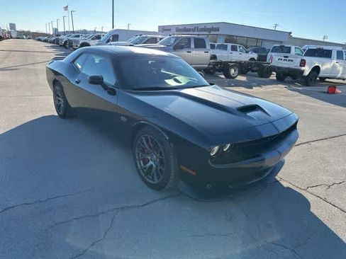 Used 2016 Dodge Challenger SRT w/ Technology Group image 28